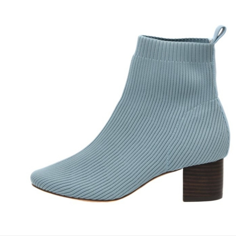 CUSHIONAIRE Women's Neely Stretch bootie